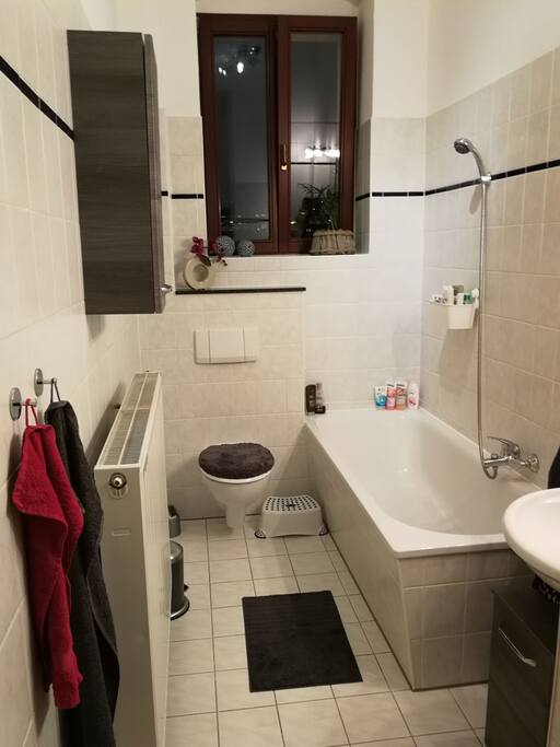 Bad mit Badewanne