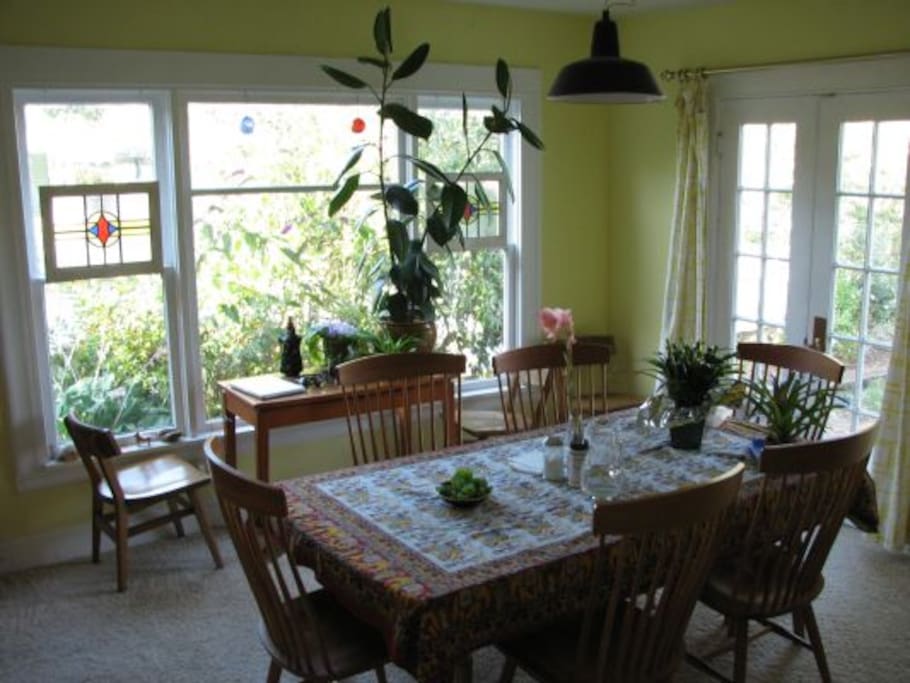 Dining room gets morning light