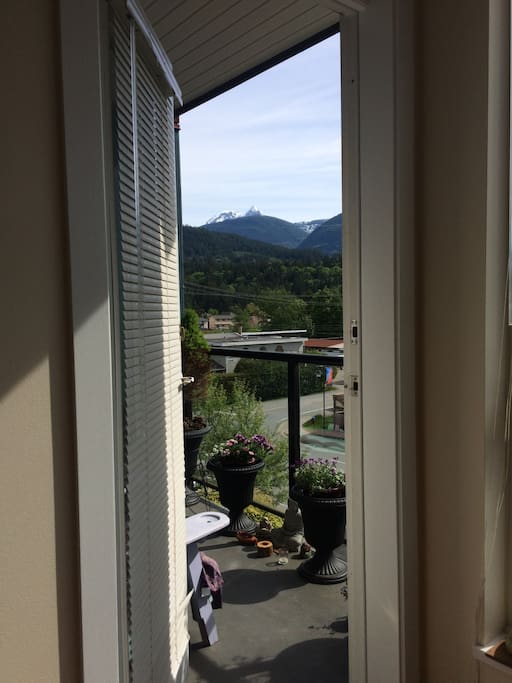 Deck with mountain views!