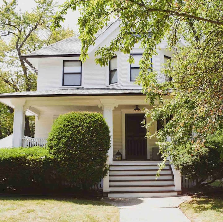 Oak Park Victorian by FLW Studio