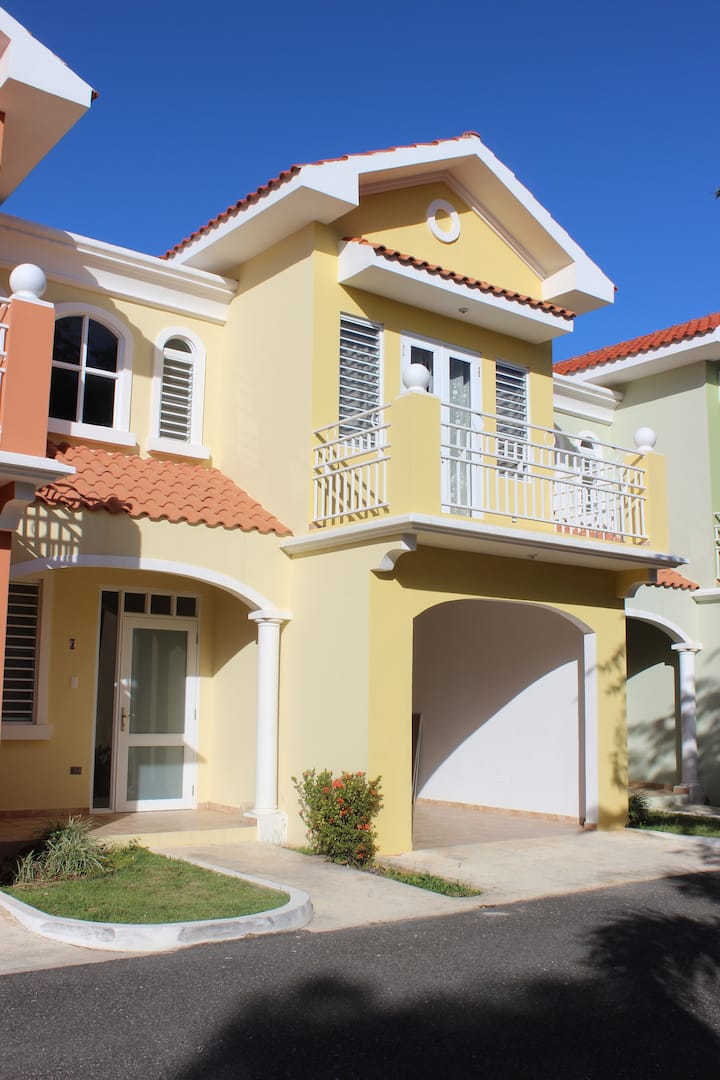 Full Gated 3Bedroom Home With Grill & Shared Pool Houses for Rent in
