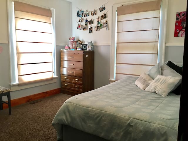 Room for two near Perryville town square
