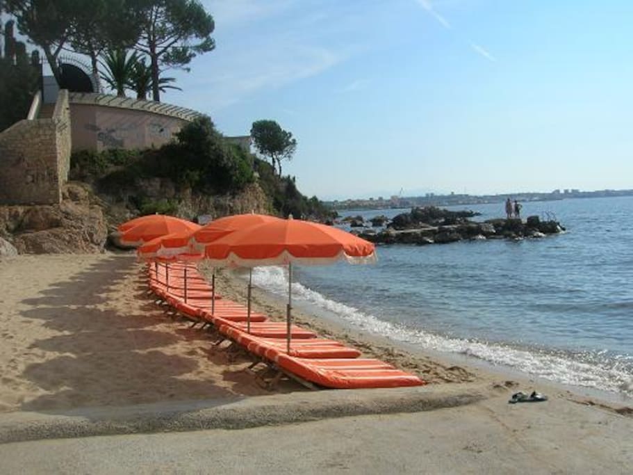 PLAGE ACCESSIBLE A PIEDS