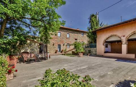 Villa Arianna, your villa in Tuscany