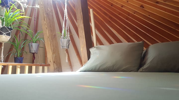 Dormitorio loft, cama matrimonial. ¡Duerme bajo las estrellas!