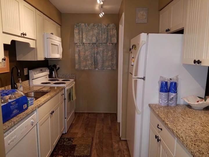 Oceanfront Oasis At Leonardo Arms Steps To Beach - Fort Myers Beach, FL