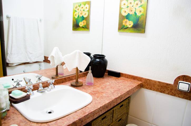 3 bedrooms in the beach of Leblon gallery image 3