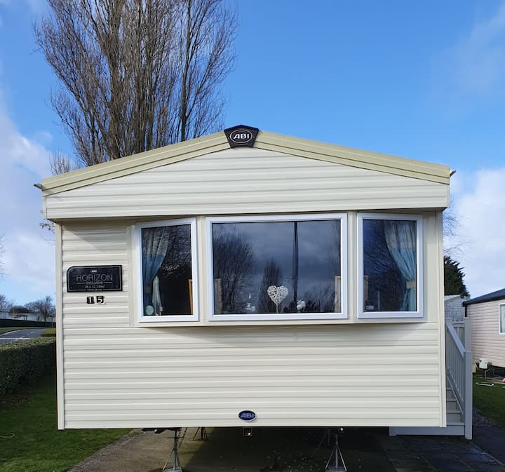 3 Bed Caravan For Hire Marton Mere In Blackpool - Moffat