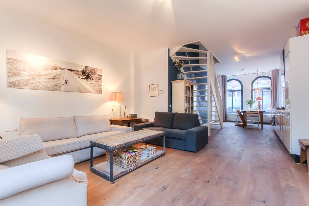 Spacious living room