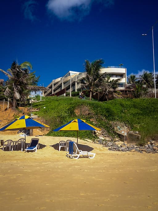 Apenas um lance de escadas para a praia