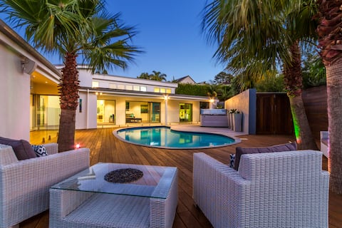 Luxury Paradise By The Sea