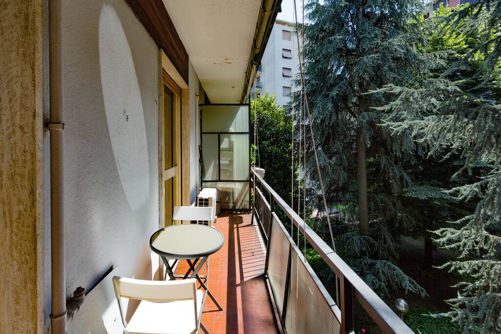 The Terrace - From the living room to the kitchen