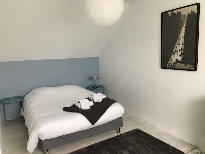 卧室3张床140 * 190