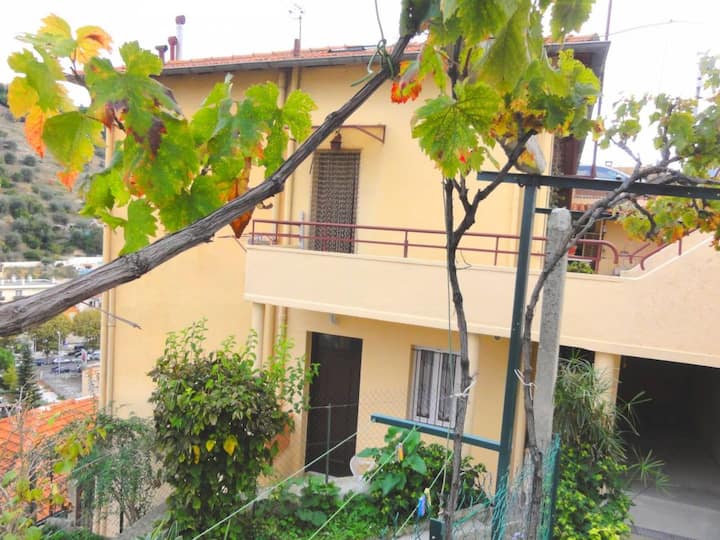 Appartement T2 Climatisé Dans Villa Niçoise - Niza