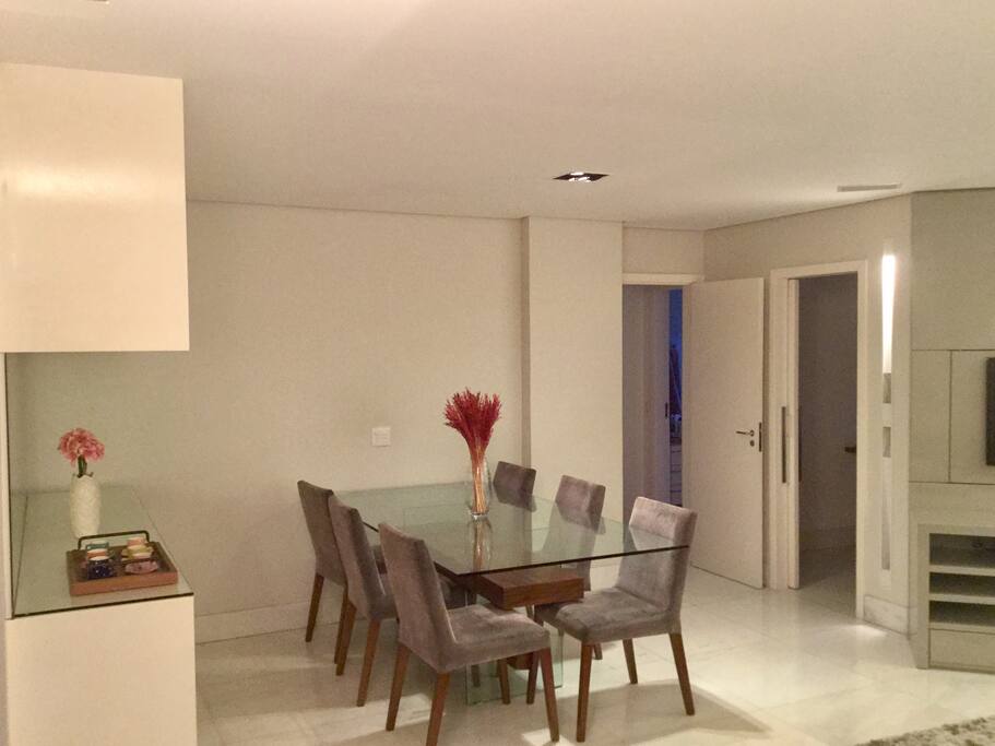 Sala de estar. Living room.