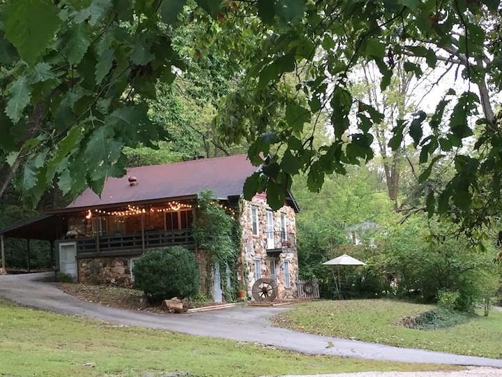 Galloway Place Cottages for Rent in Springfield, Missouri, United