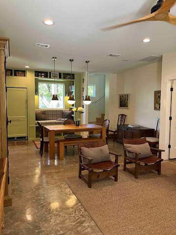 New Family House by UT Campus