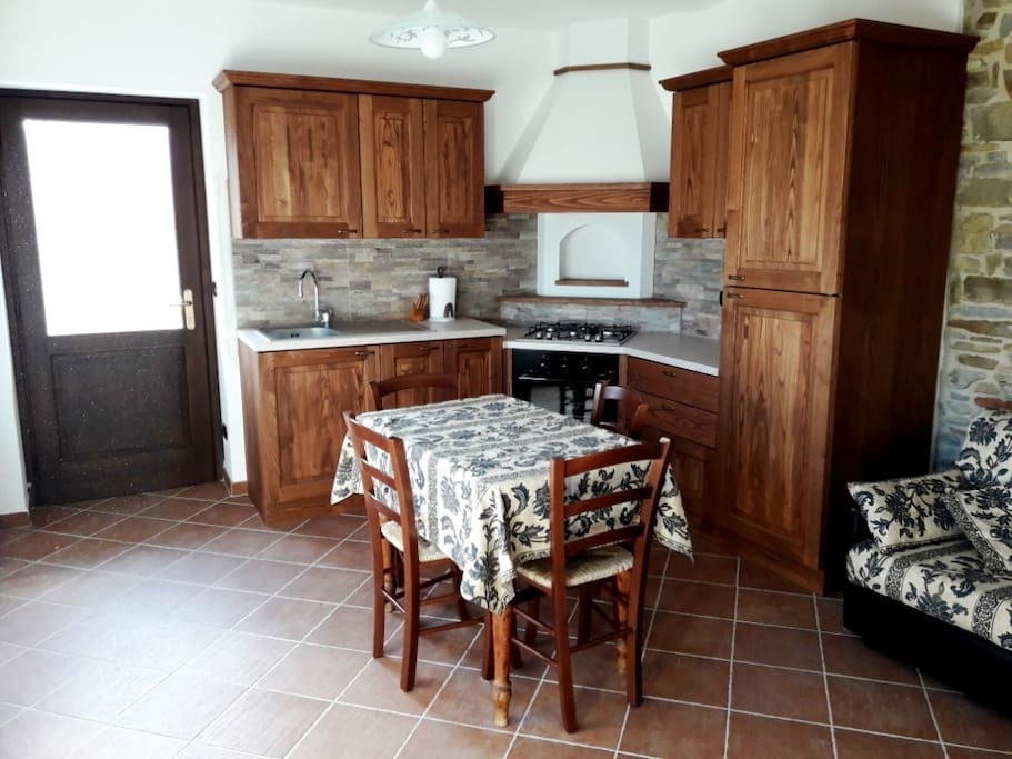 Ingresso living su cucina salotto