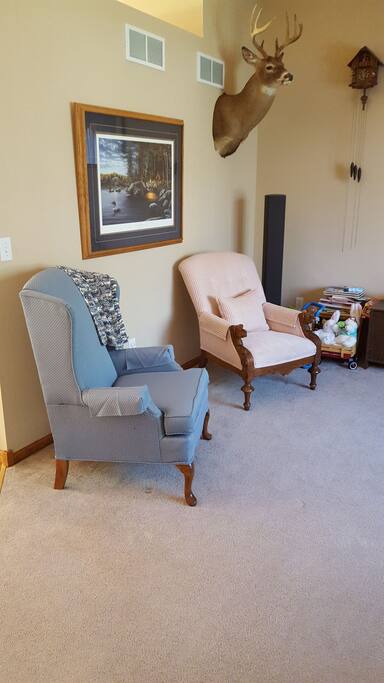 Formal shared sitting area