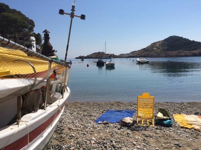 Sa Tuna. A 2 minute walk to beach gallery image 4