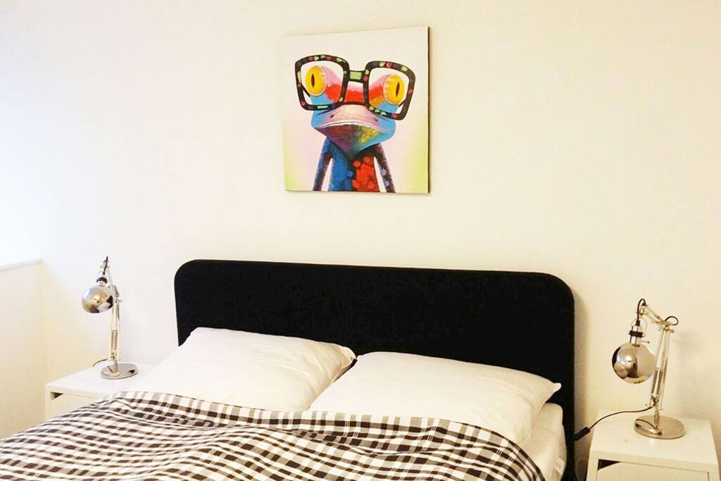 Schlafzimmer 1