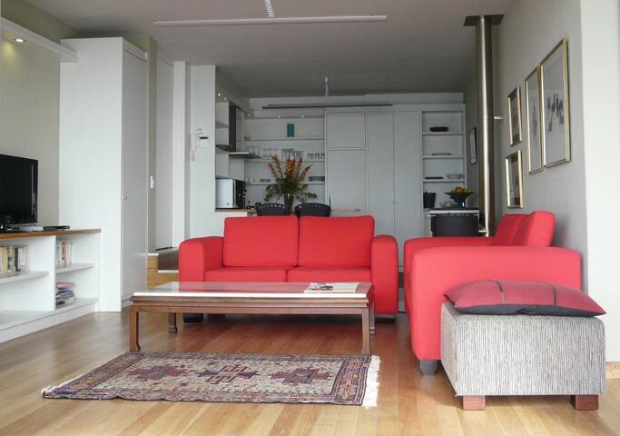 Downstairs apartment’s magic views gallery image 4