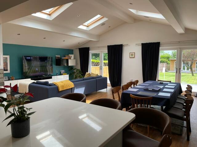 Entire home – Huge Space- Perfect family retreat gallery image 4