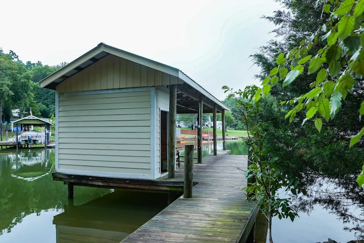 Airbnb Smith Mountain Lake Vacation Rentals Places To Stay