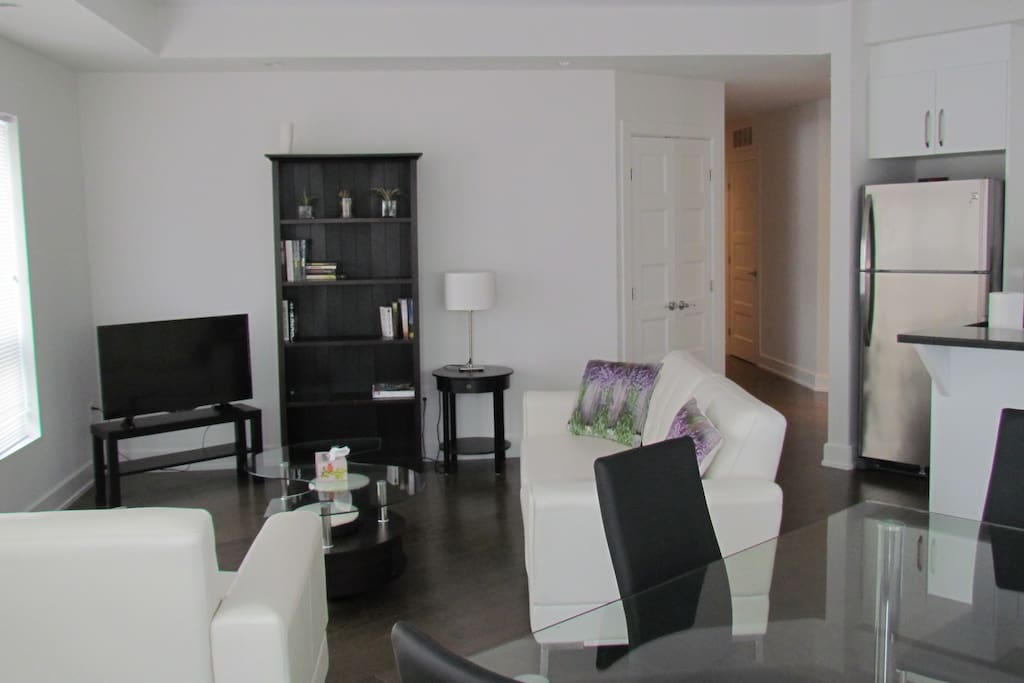 Modern, Comfortable Living area. Smart TV has internet access only - bring your own Netflix login