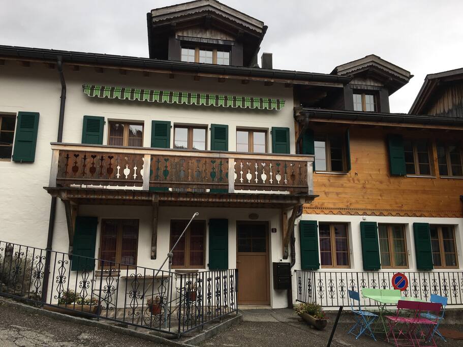 Entrée de ce studio : façade Ouest
