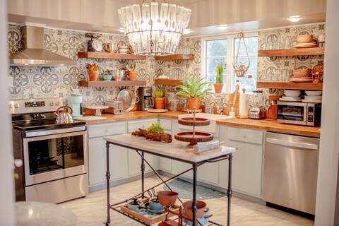 Charming Bungalow in Historic St. Charles, MO