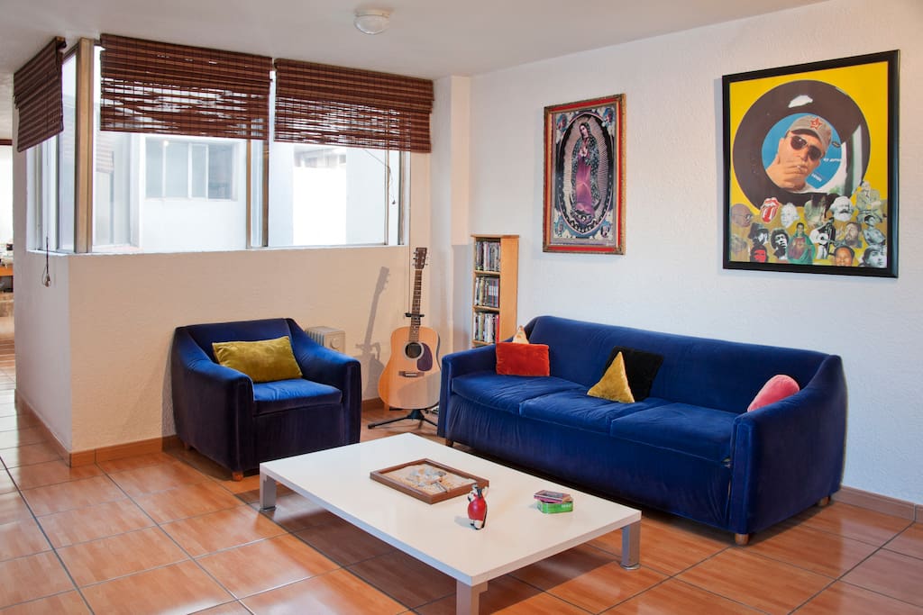 Its wonderful to relax in a lounge with an artistic touch and a smart TV in case you want to watch and Apple TV or stream your laptop.