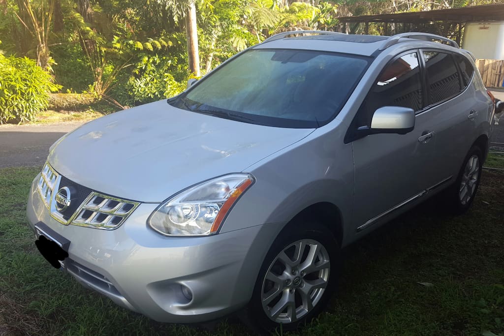 2012 Nissan Rogue available for rent!