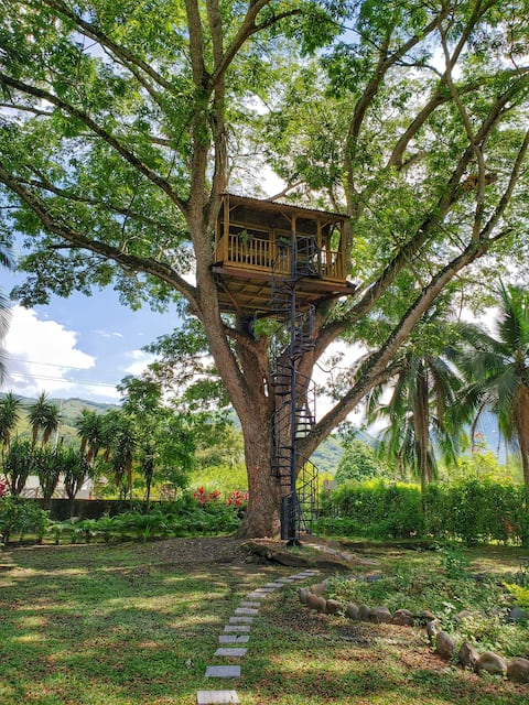Lunna Treehouse · Wake up among the trees