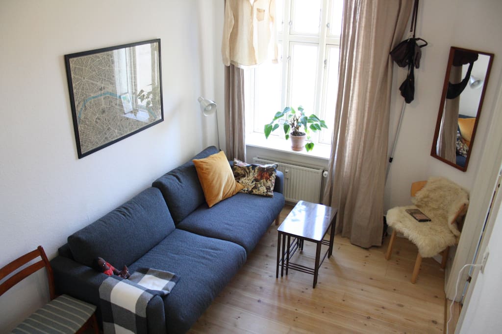 Livingroom - it is possible to sleep on the couch, it is really soft ;-)