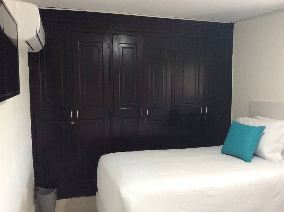 Closet, Aire acondicionado y Smart TV