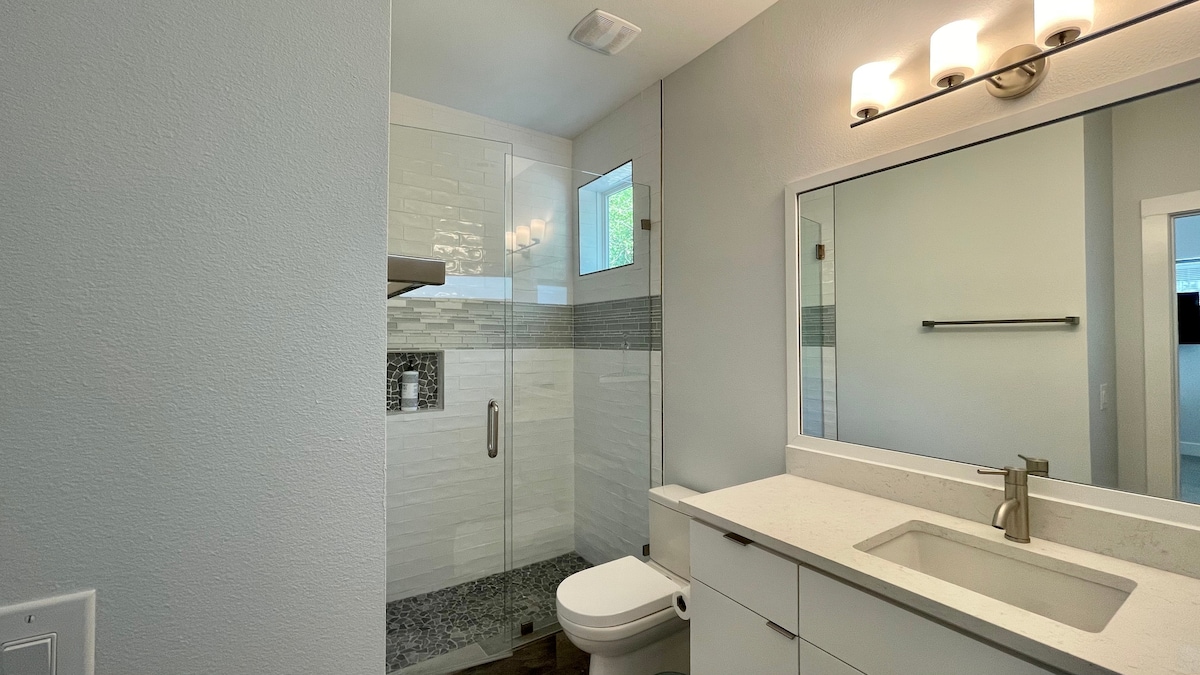 Brand new, Private Studio close to Downtown Austin