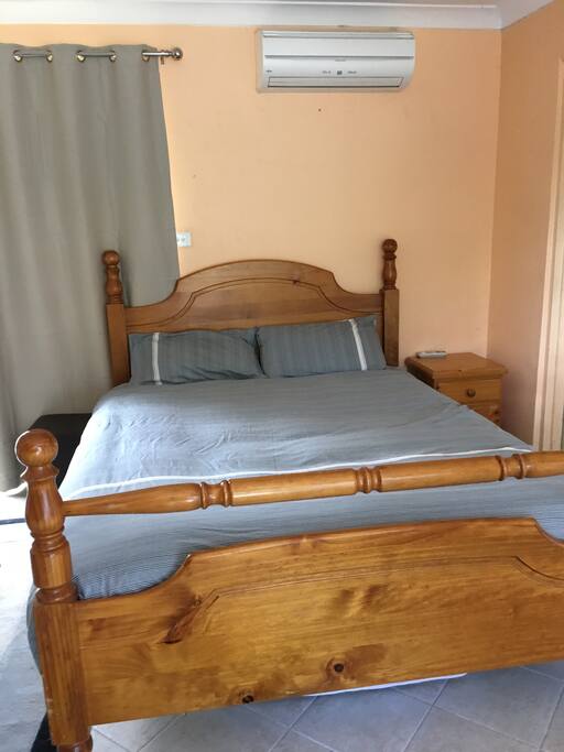 Queen bed