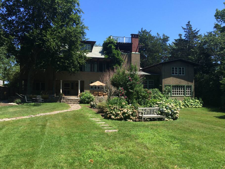 Spacious beach house in Cohasset Villas for Rent in Cohasset