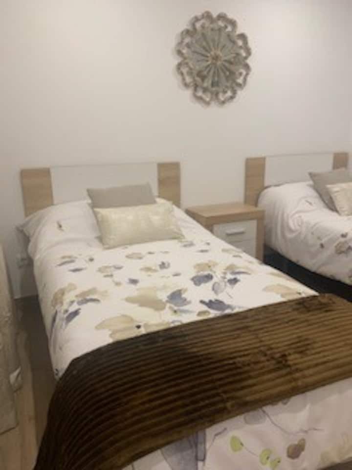 Спалня 2 легла 90 Cm всяка