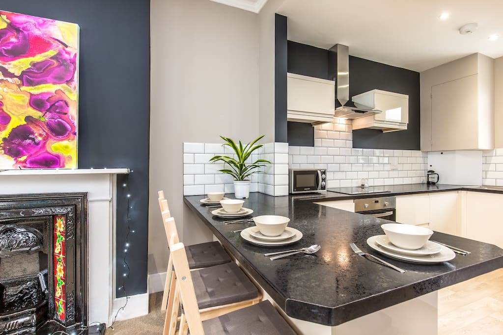 The dining area is perfect for breakfast & the kitchen comes fully equipped for cooking.