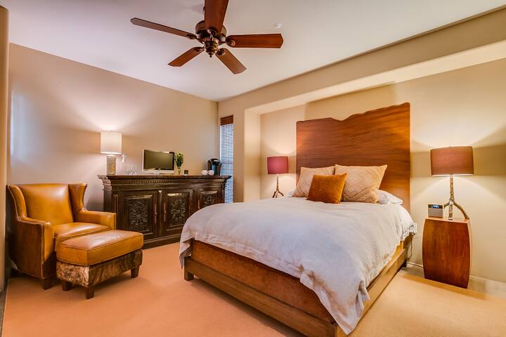 La Colibri Rouge Master Bedroom 1