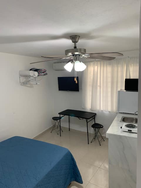 Departamento181 para 2 personas cerca de fundidora