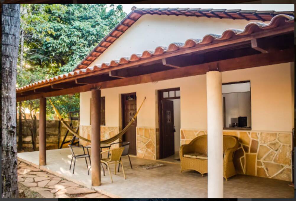 varanda da casa com rede