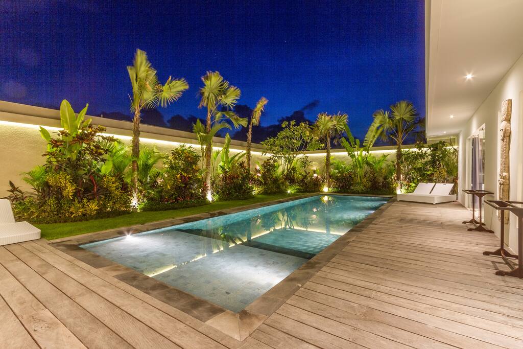 Lights in the pool and huge terrace