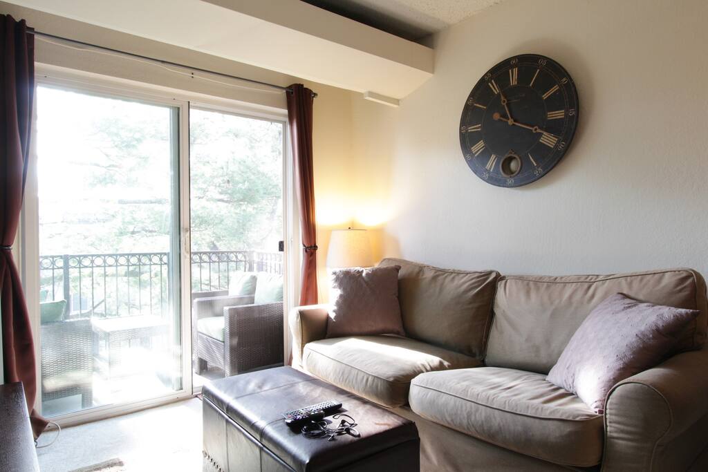 Full couch. Balcony that seats 4 to the left.