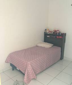 Casa para 6 pessoas próximo a praias badaladas.