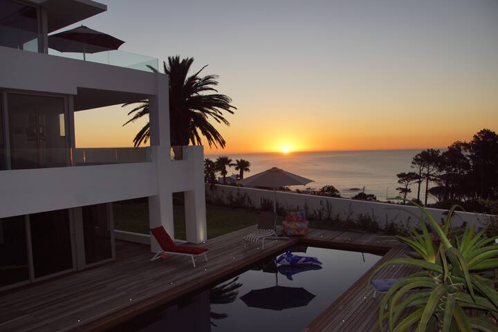 The Baules Camps Bay, Spectacular Luxury Villa gallery image 2