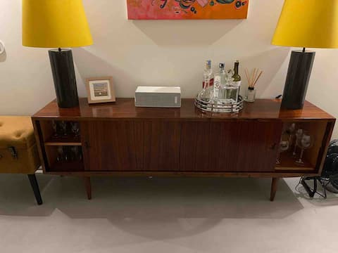 Top performing Airbnb: Contemporary, Comfortable & Central (Oporto) 1BR in Porto