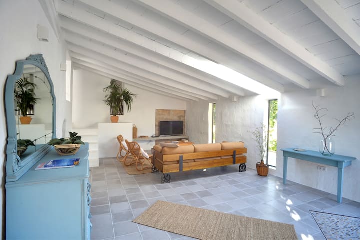 Casa rural vacacional “Es Rieral”